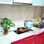 Yolo Budget Condo Kl Netflix Wifi